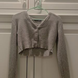 ⚠️AUTHENTIC⚠️ Brandy Melville cropped sweater